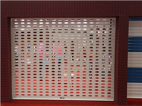 鑫广大单层冲孔卷闸门