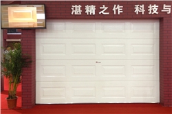 鑫广大防夹手翻板车库门