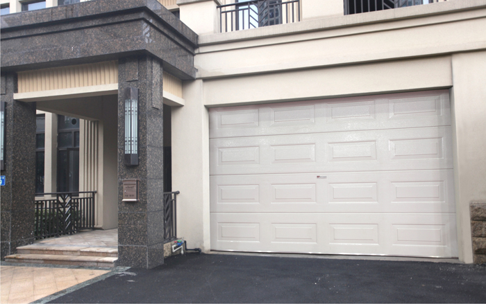 鑫广大防夹手翻板车库门