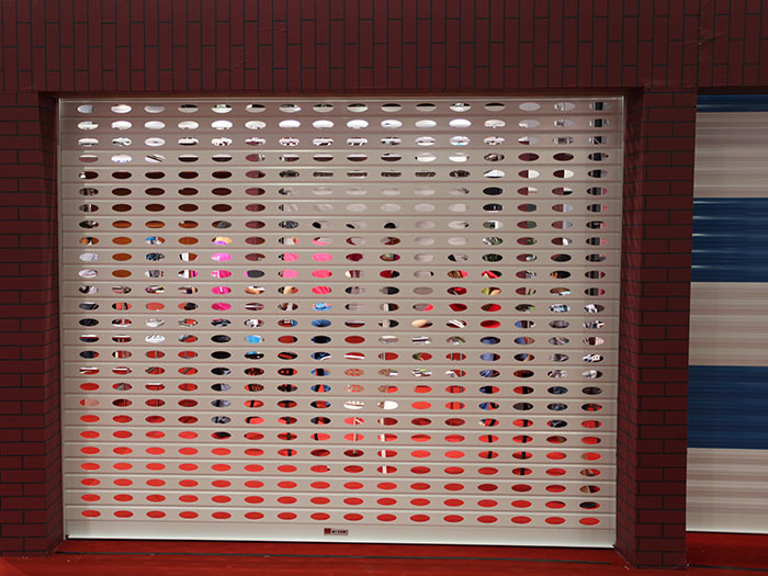 鑫广大单层冲孔卷闸门