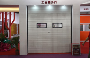 鑫广大工业提升门
