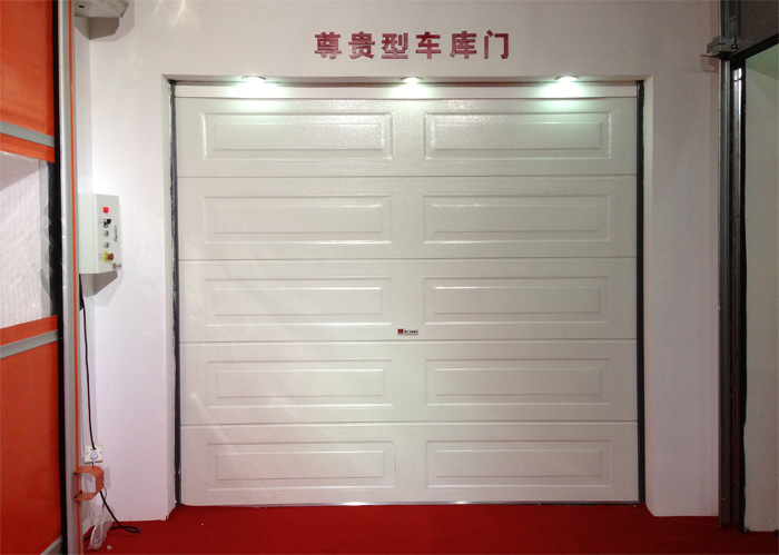 鑫广大防夹手翻板车库门