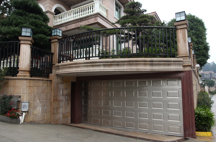 鑫广大不锈钢翻板车库门 鑫广大不锈钢翻板车库门